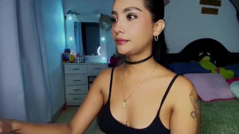 Im MiaIts my first day here  online show from October 20, 11:27 pm