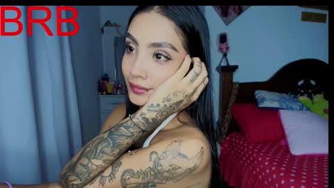 Im MiaIts my first day here  online show from December 23, 12:19 am