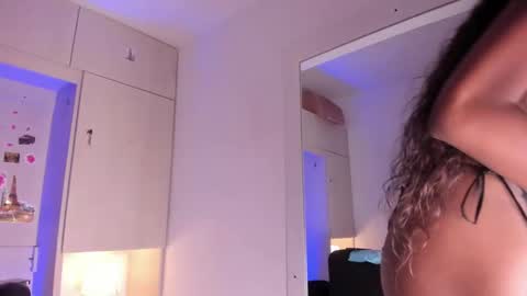 Snapshot of stefannyevans_ chatting on November 3, 12:17 pm stefannyevans_ online show from November 3, 12:17 pm