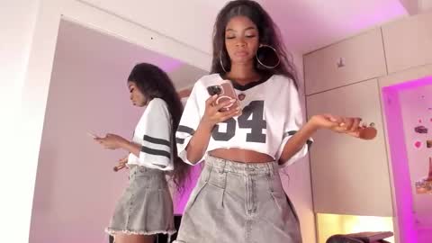 Snapshot of stefannyevans_ chatting on November 21, 12:59 pm stefannyevans_ online show from November 21, 12:59 pm