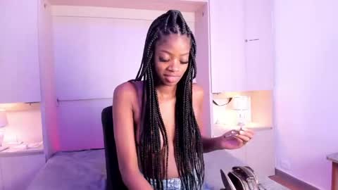Snapshot of stefannyevans_ chatting on May 23, 12:42 pm stefannyevans_ online show from May 23, 12:42 pm