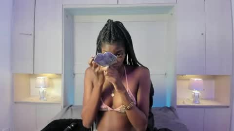 Snapshot of stefannyevans_ chatting on June 4, 12:00 pm stefannyevans_ online show from June 4, 12:00 pm
