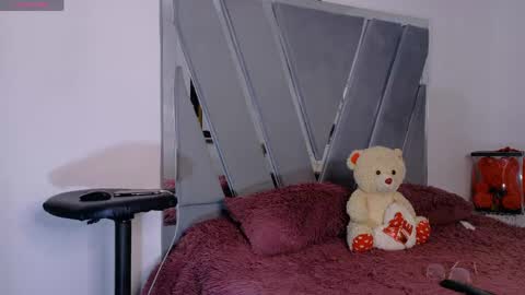 Snapshot of stefannym chatting on April 25, 7:44 pm Stefy Milf online show from April 25, 7:44 pm