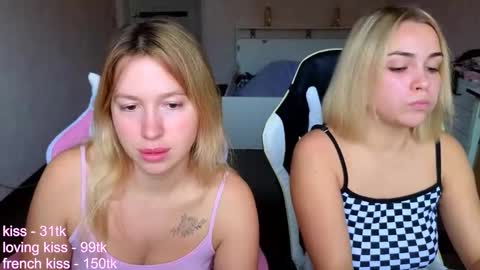 stefany_and_bettany online show from October 4, 1:09 pm