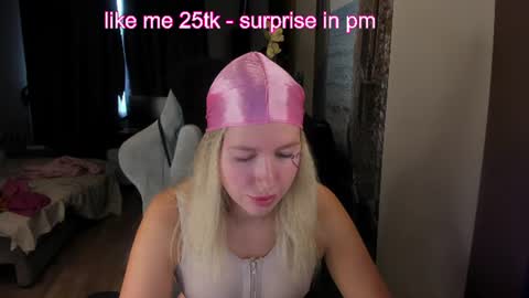 Snapshot of stefany_and_bettany chatting on June 11, 12:03 pm stefany_and_bettany online show from June 11, 12:03 pm