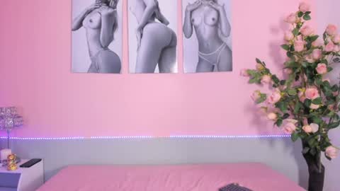 Snapshot of stefany_gonzales_ chatting on June 9, 1:12 pm Stefany online show from June 9, 1:12 pm