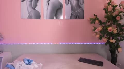 Snapshot of stefany_gonzales_ chatting on June 12, 1:32 pm Stefany online show from June 12, 1:32 pm