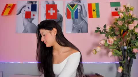 Snapshot of stefany_gonzales_ chatting on July 18, 1:26 pm Stefany online show from July 18, 1:26 pm