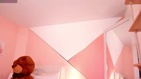 Steff Gil  online show from March 7, 12:29 am