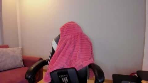 Snapshot of stefy_bratz chatting on February 5, 2:27 am Stefany Bratz online show from February 5, 2:27 am