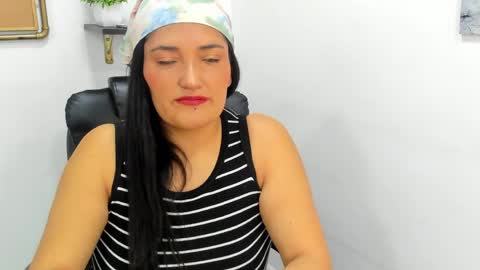 Stefy  online show from May 2, 4:01 pm