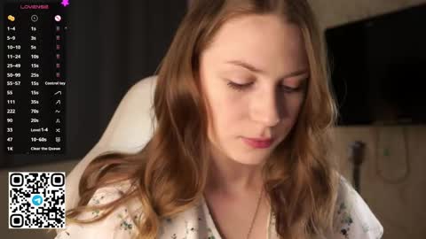 Snapshot of stella_of_steel chatting on May 13, 11:07 am Stella online show from May 13, 11:07 am