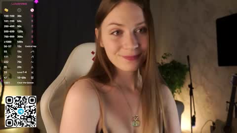 Snapshot of stella_of_steel chatting on May 20, 10:32 am Stella online show from May 20, 10:32 am