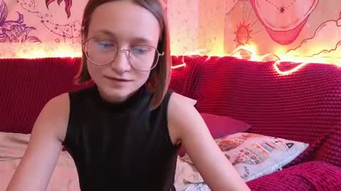 Snapshot of stella_polaris chatting on June 18, 8:02 pm Stella online show from June 18, 8:02 pm