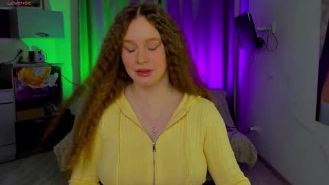 Snapshot of stella_pretty0 chatting on October 20, 4:40 pm Stella online show from October 20, 4:40 pm