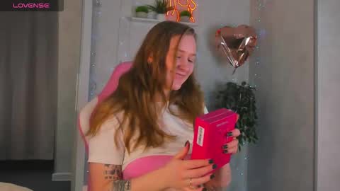 Stella online show from March 19, 1:42 am