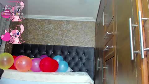 Snapshot of stella_xue chatting on February 24, 8:58 pm Estella online show from February 24, 8:58 pm