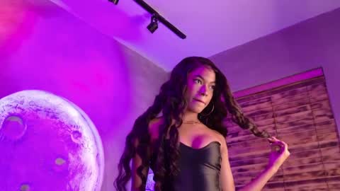 S T E L L A online show from September 22, 10:45 pm