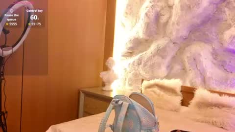 Snapshot of stellaciel_ chatting on July 13, 3:59 pm S T E L L A online show from July 13, 3:59 pm