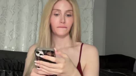 Stella Bella online show from September 17, 3:30 am