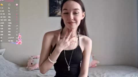 Stella online show from November 12, 8:15 am