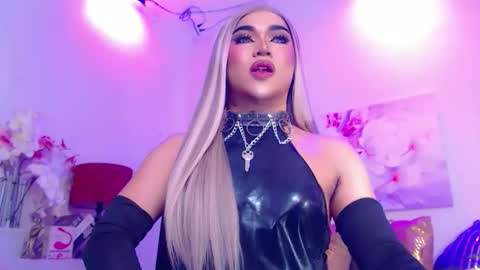 CALL ME STELLA online show from May 1, 6:18 am