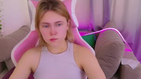 Stella 3 online show from December 5, 8:23 am