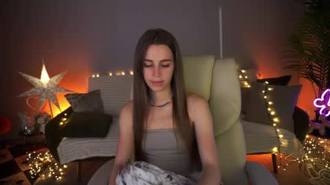Snapshot of stellahoneywell chatting on June 8, 1:11 pm stellahoneywell online show from June 8, 1:11 pm