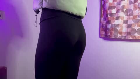 Snapshot of stellaph chatting on December 18, 5:46 am Stellaph online show from December 18, 5:46 am