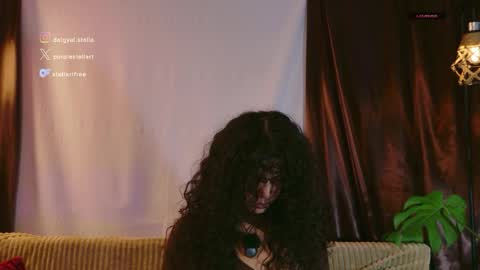 stellart_ online show from April 28, 1:48 am