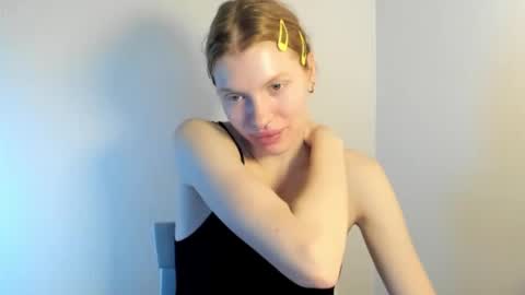 S T E L L A online show from November 7, 10:04 am