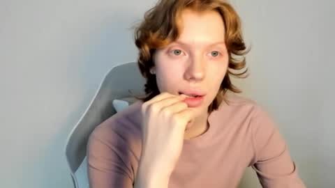 S T E L L A online show from March 2, 9:27 am