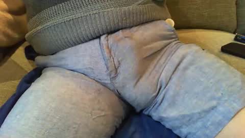 Snapshot of stemee chatting on January 18, 2:54 pm marriedsecretcrotchwatcher online show from January 18, 2:54 pm