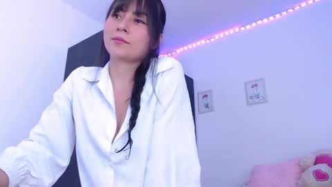 Snapshot of step_daughter_ chatting on April 5, 4:20 am MIA online show from April 5, 4:20 am