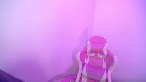 Emma online show from November 10, 3:27 am