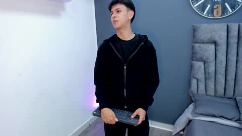 Stephane Rouss online show from November 30, 8:46 pm