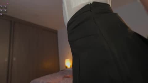 Snapshot of stephania_let chatting on May 3, 2:12 pm stephania_let online show from May 3, 2:12 pm