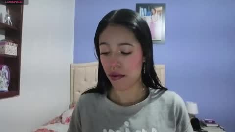 Stephania online show from May 4, 3:41 pm