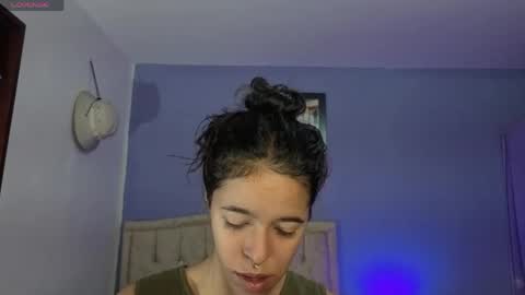 Snapshot of stephania_t chatting on June 4, 3:18 pm Stephania online show from June 4, 3:18 pm