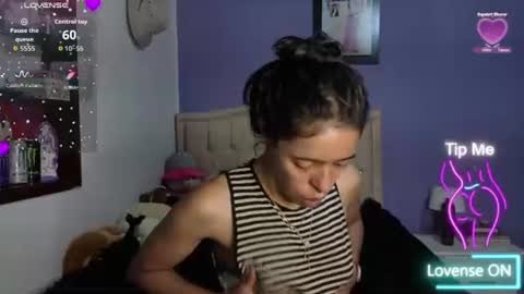 Snapshot of stephania_t chatting on July 7, 2:43 pm Stephania online show from July 7, 2:43 pm