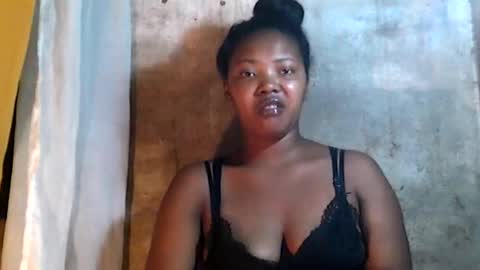 Snapshot of stephanie172 chatting on January 7, 2:19 pm stephanie172 online show from January 7, 2:19 pm