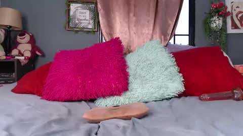 Snapshot of stephanie_golden chatting on February 21, 10:48 pm    IG  stephani 3333 online show from February 21, 10:48 pm