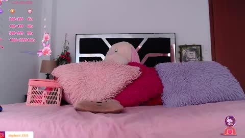 Snapshot of stephanie_golden chatting on October 2, 7:43 pm    IG  stephani 3333 online show from October 2, 7:43 pm