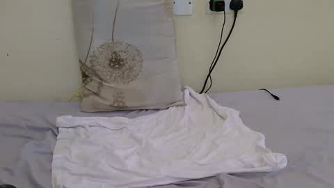 Lynne online show from October 31, 1:56 pm