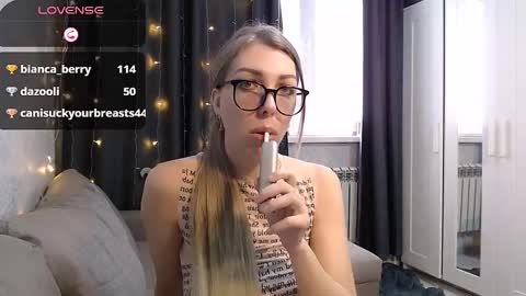 Stephanie online show from February 13, 8:10 am