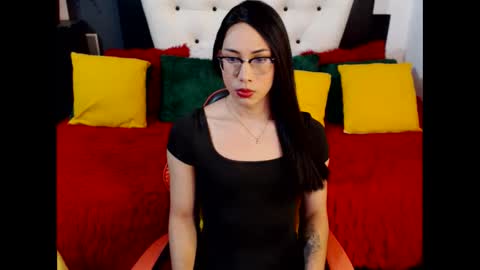 Snapshot of stephanieparadis25 chatting on May 12, 5:10 pm stephanieparadis online show from May 12, 5:10 pm