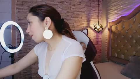 Stephaniesun  online show from April 27, 1:09 pm