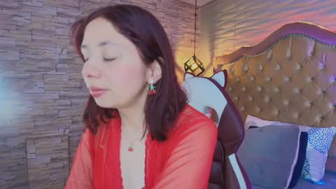 Stephaniesun  online show from May 12, 1:08 pm
