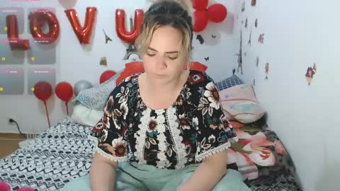 Snapshot of stephaniewild chatting on May 21, 10:11 am Stephanie online show from May 21, 10:11 am