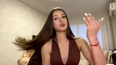 Stephani online show from May 2, 3:39 pm
